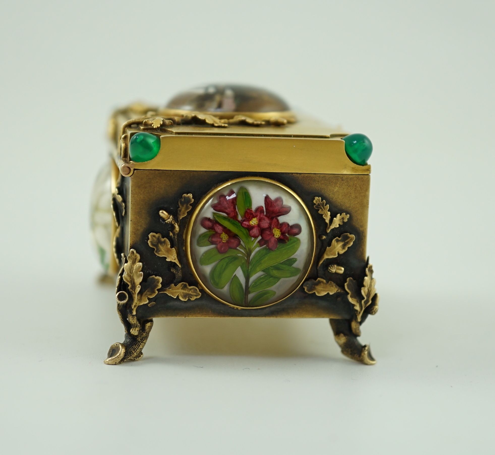 A late 19th/early 20th century Viennese gold, chrysoprase and Essex crystal set small trinket casket, by Josef Siess Sohne, (1895-1922)